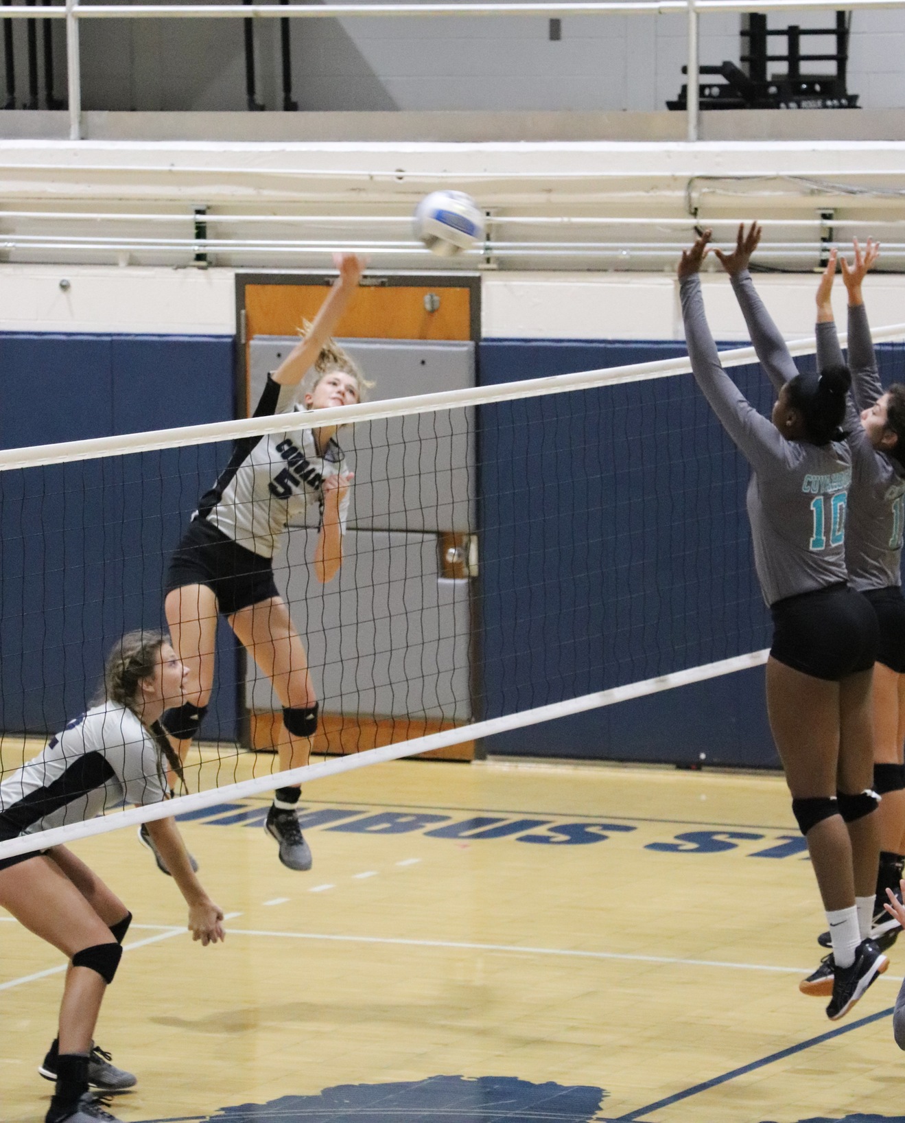 Columbus State's Bobby Diamond goes for the kill. 
Photo: Columbus State Community College