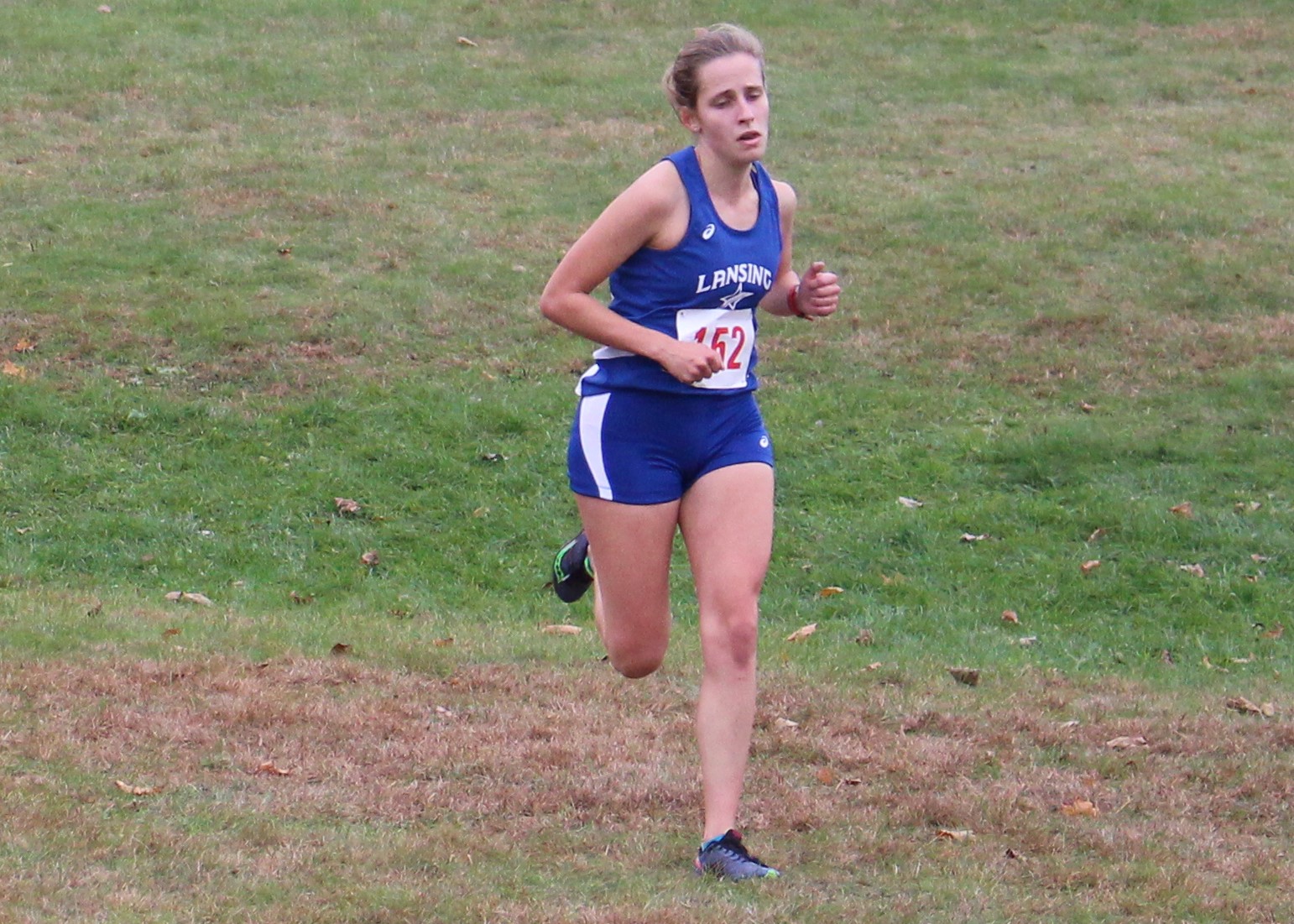 Claudia Baryo cruises to victory in the NJCAA Region XII Division I women's cross country championship